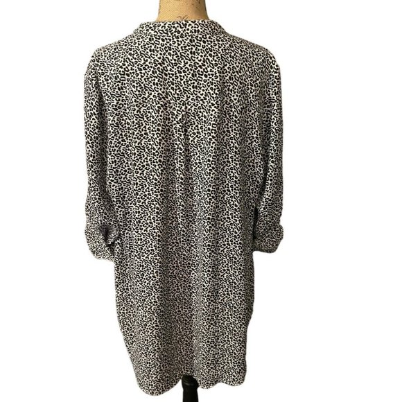 Torrid Leopard Print Tunic Blouse - Picture 5 of 7